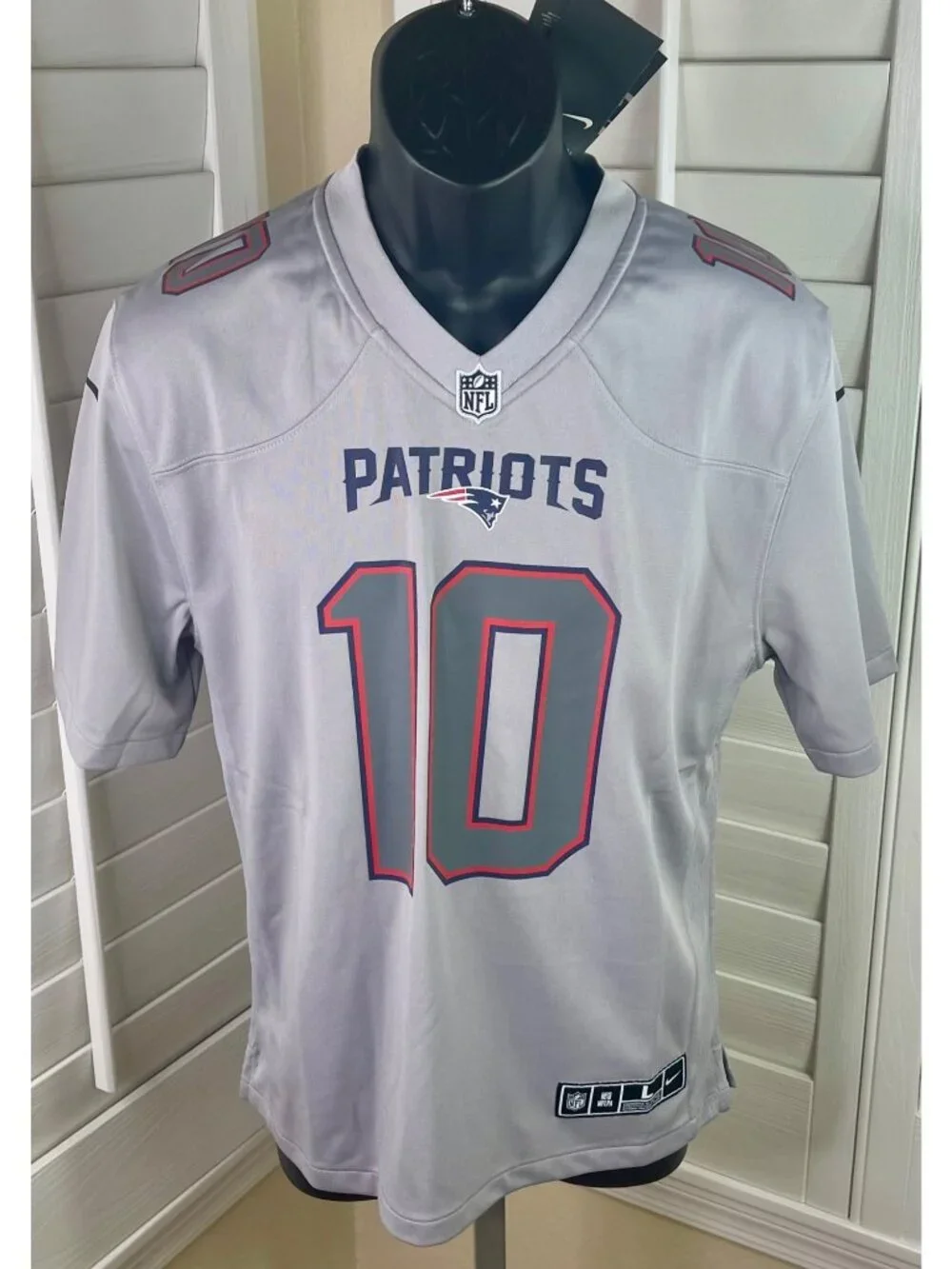 Nike New England Patriots Mac Jones #10 Gray Football Jersey, Youth L 14/16, NWT